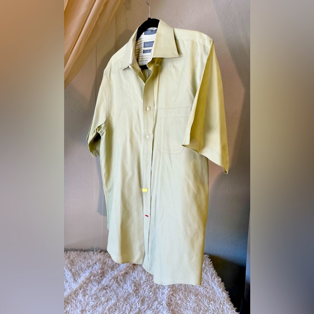 Sold…Daniel Cremieux Signature Collection Short Sleeve Button Down Men’s Shirt